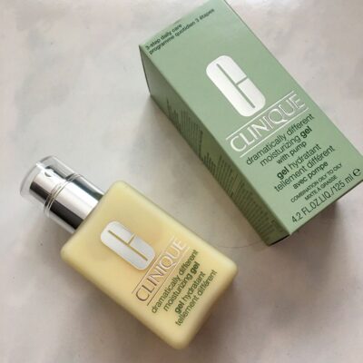 ژل آبرسان کلینیک مدل moisture surge