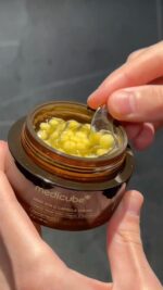 کرم کپسولی ویتامین سی مدی کیوب - Image 4