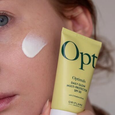 محافظ روزانه صورت درخشان‌کننده Optimals SPF50